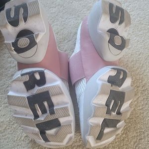 Sorel Kinetic tennis shoes